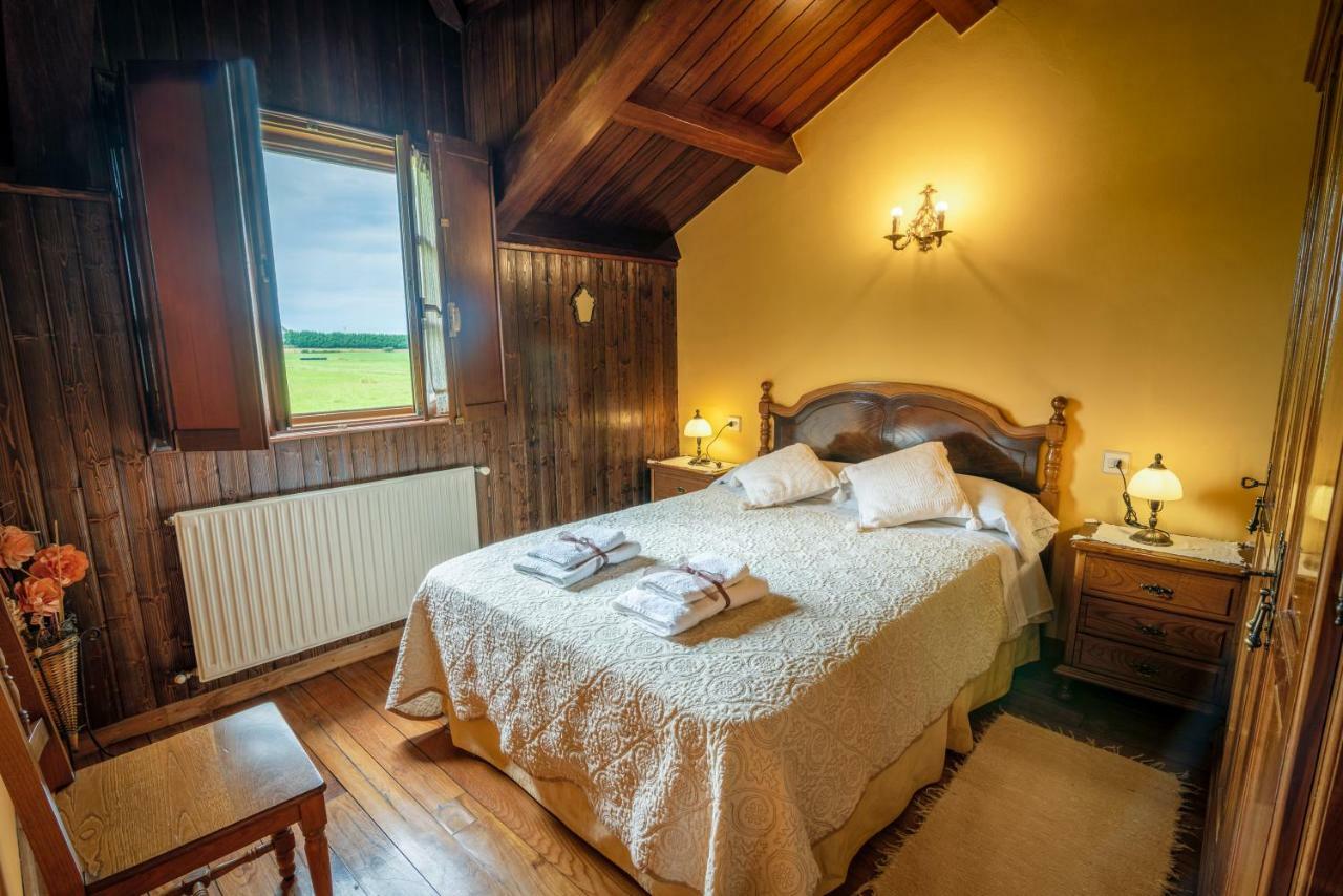 Apartamentos Rurales El Ferreiron Castropol Exteriér fotografie